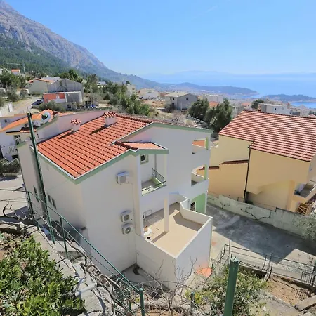 With Parking Space - 18213 Apartman Makarska