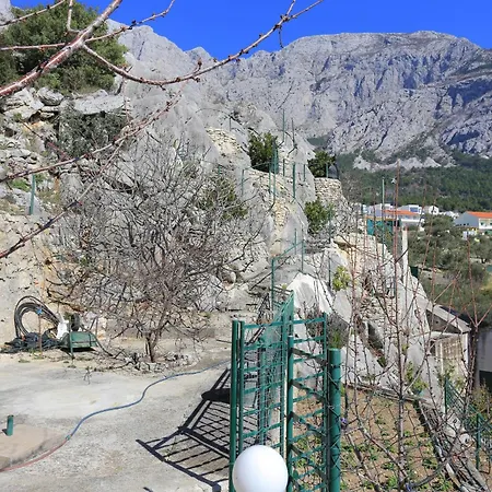 Apartman With Parking Space - 18213 *