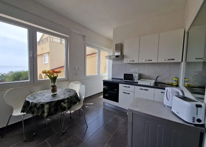 With Parking Space - 18213 Makarska